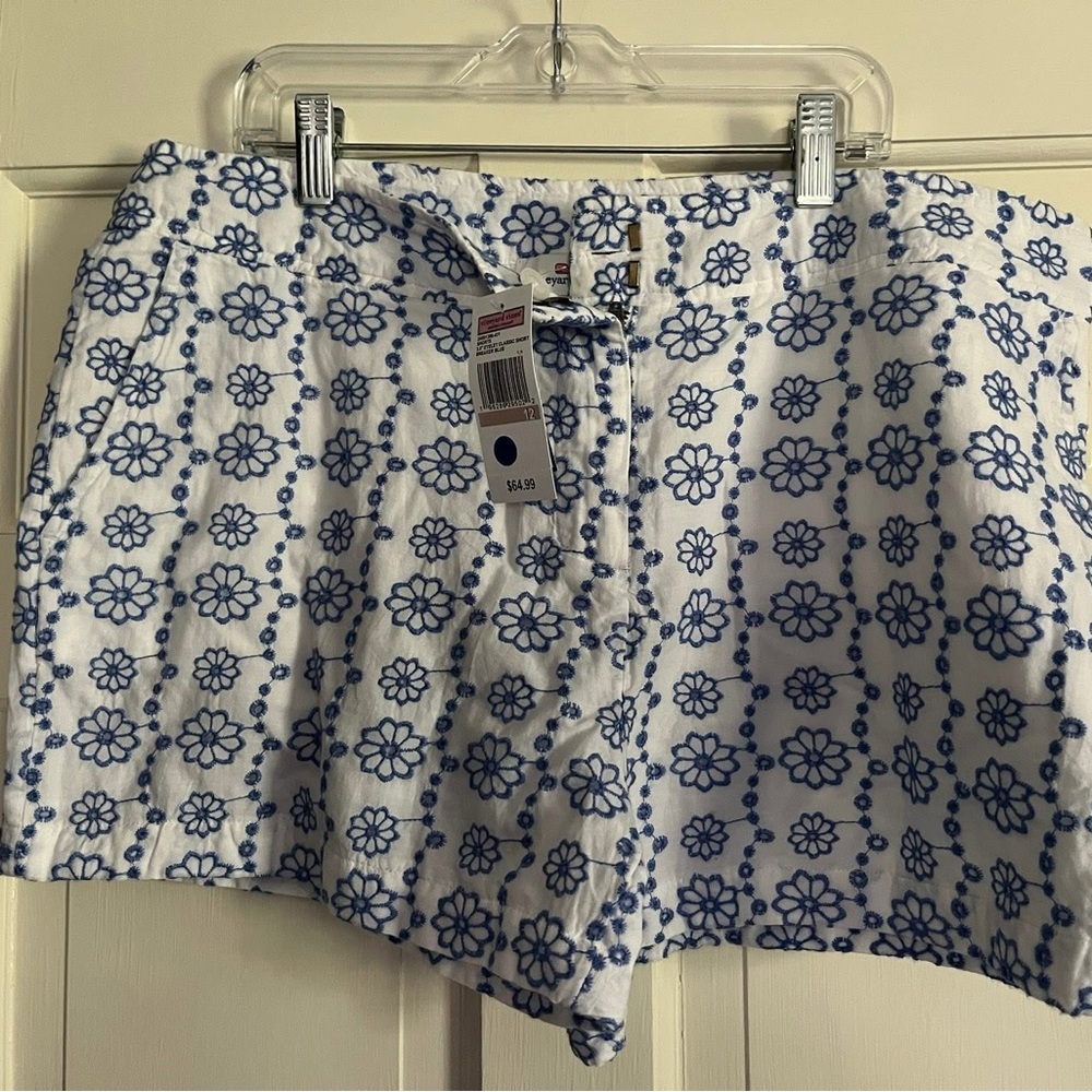 Vineyard Vines Blue and White Floral Shorts